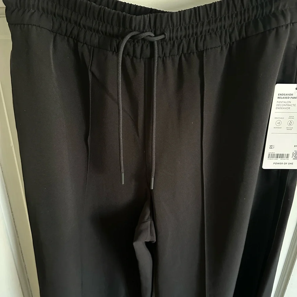 ATHLETA NWT Endeavor Relaxed Pant. Black so comfortable drawstring waist - Picture 2 of 10